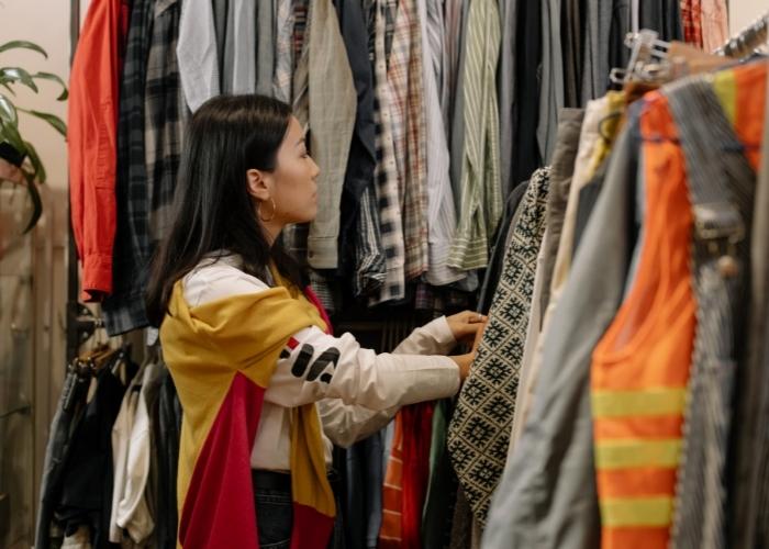 Vale a pena vender roupas para brechó